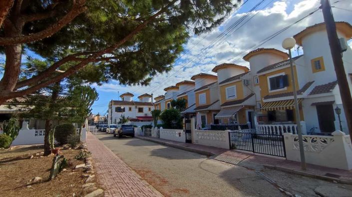 Image No.26-2 Bed Townhouse for sale