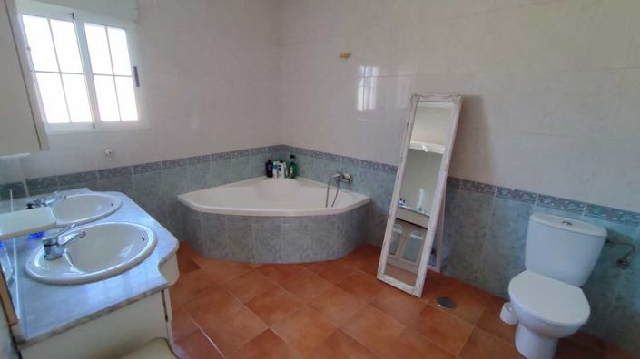 Image No.6-Villa de 5 chambres à vendre à La Zenia