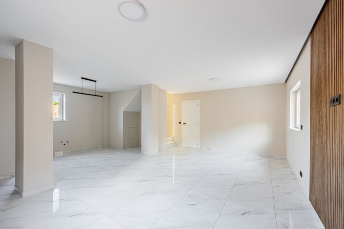 Image No.43-4 Bed Villa for sale