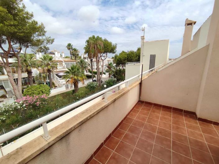 Image No.20-3 Bed Townhouse for sale