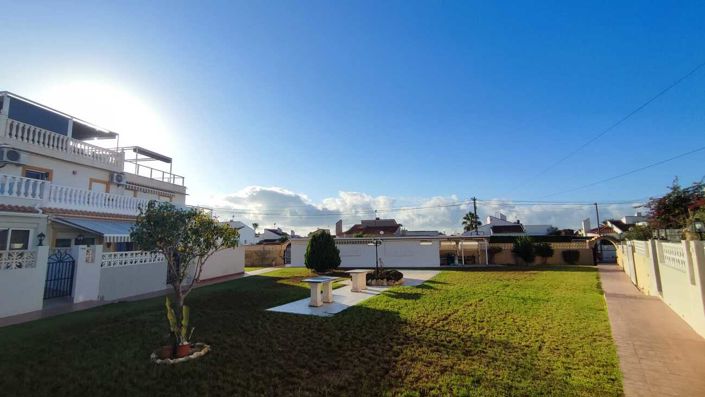 Image No.17-2 Bed Bungalow for sale