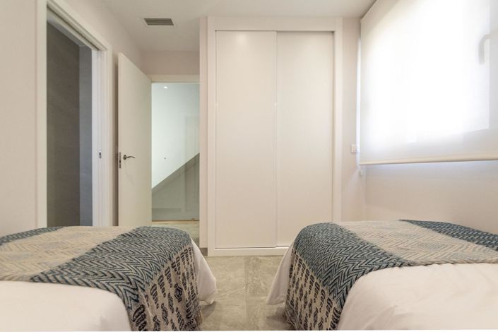 Image No.24-3 Bed Villa for sale