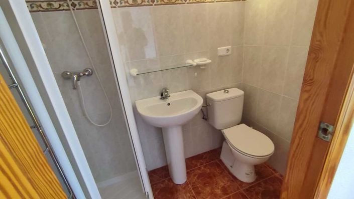 Image No.21-3 Bed Townhouse for sale