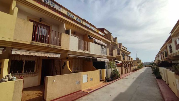 Image No.24-3 Bed Townhouse for sale