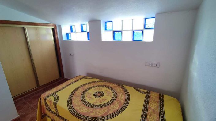 Image No.25-3 Bed Townhouse for sale