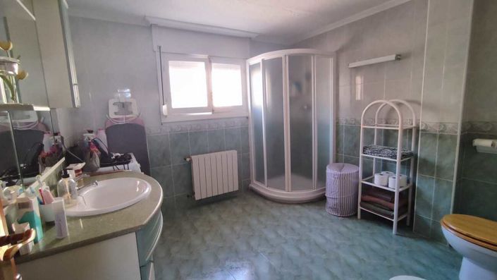 Image No.6-4 Bed Villa for sale