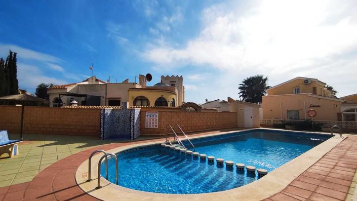 Image No.3-3 Bed Villa for sale