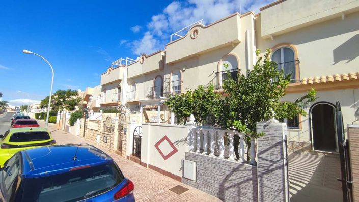 Image No.16-2 Bed Townhouse for sale