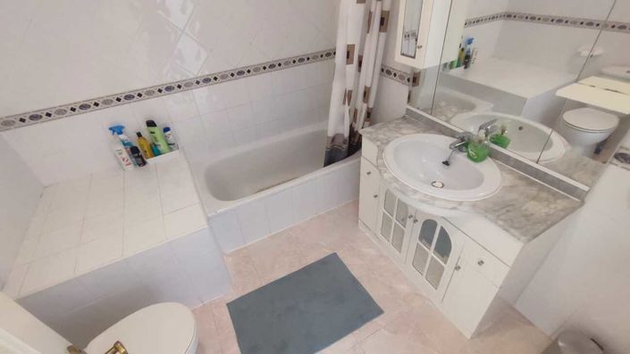 Image No.21-2 Bed Townhouse for sale