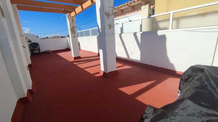 Image No.25-2 Bed Townhouse for sale