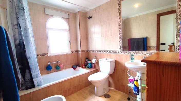 Image No.25-3 Bed Quad for sale