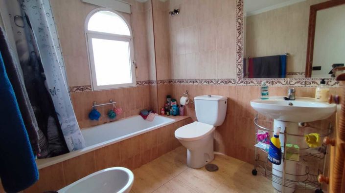 Image No.31-3 Bed Quad for sale