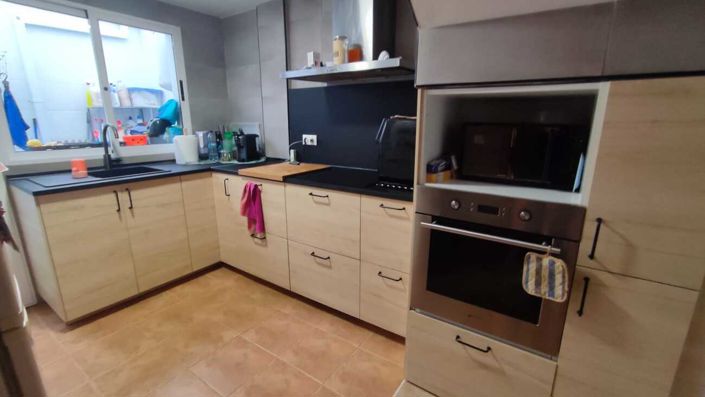 Image No.19-3 Bed Townhouse for sale