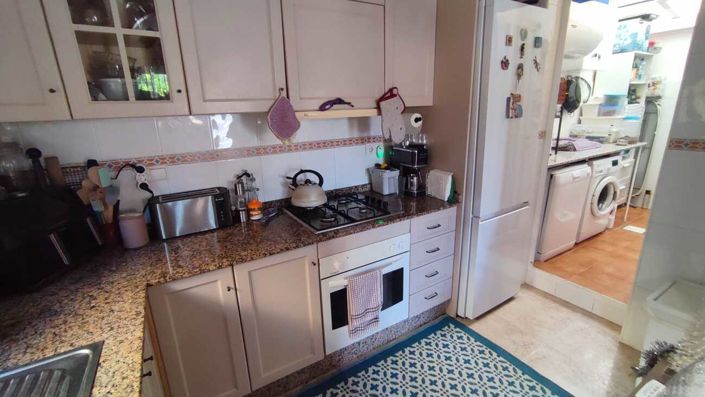 Image No.18-3 Bed House for sale