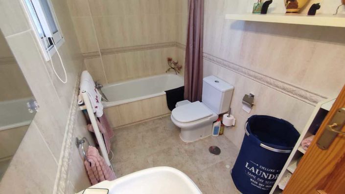 Image No.26-3 Bed House for sale