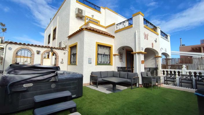 Image No.10-3 Bed Villa for sale