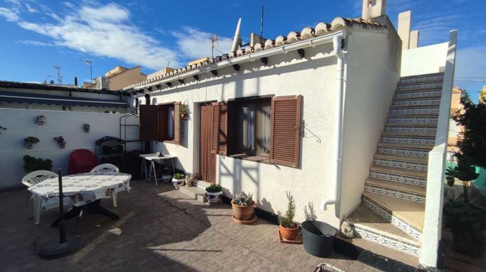 Image No.11-2 Bed House for sale