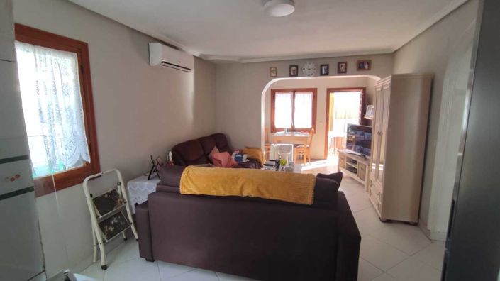 Image No.5-2 Bed House for sale