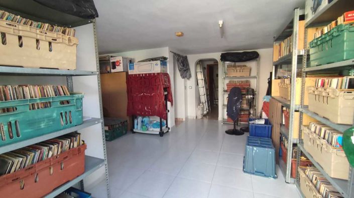 Image No.6-2 Bed House for sale