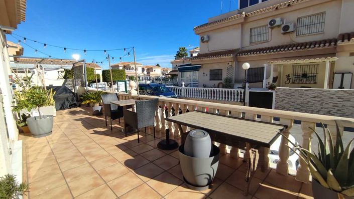 Image No.17-3 Bed House for sale