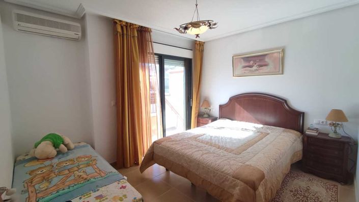 Image No.18-3 Bed Townhouse for sale