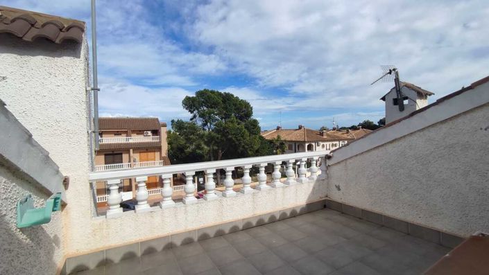 Image No.14-3 Bed Townhouse for sale