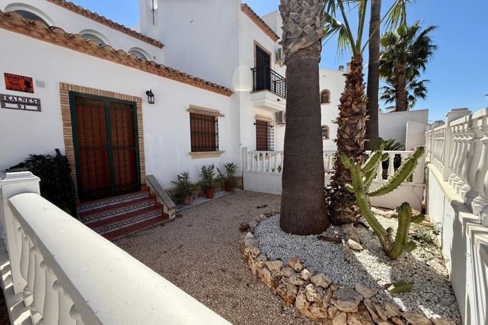 Image No.15-3 Bed Townhouse for sale