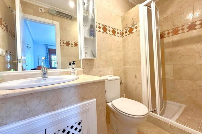 Image No.17-3 Bed Townhouse for sale