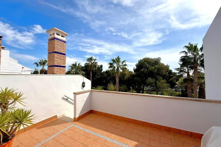 Image No.18-3 Bed Townhouse for sale