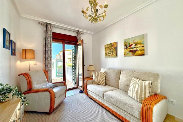 Image No.19-3 Bed Townhouse for sale