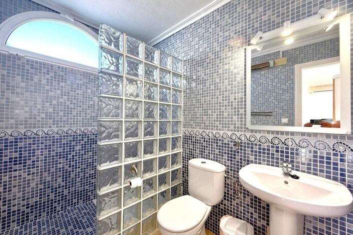 Image No.20-3 Bed Townhouse for sale