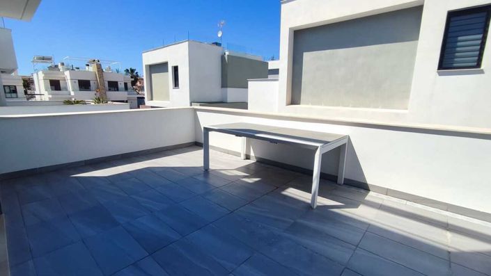 Image No.17-6 Bed Villa for sale