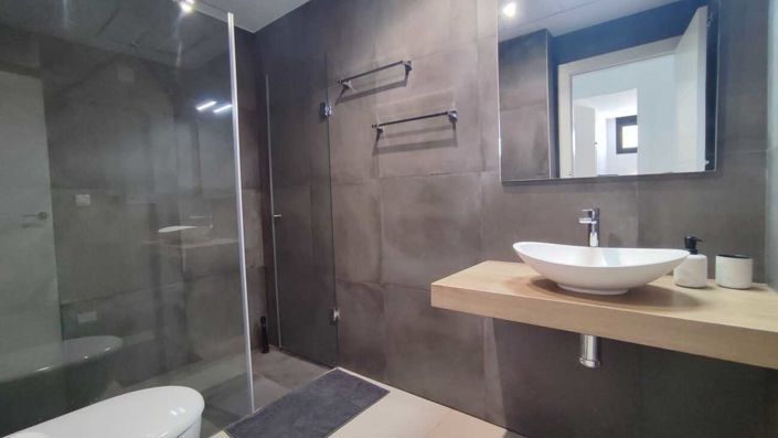 Image No.5-6 Bed Villa for sale