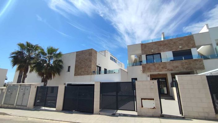 Image No.8-3 Bed Villa for sale