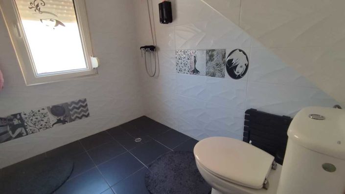 Image No.23-3 Bed Villa for sale