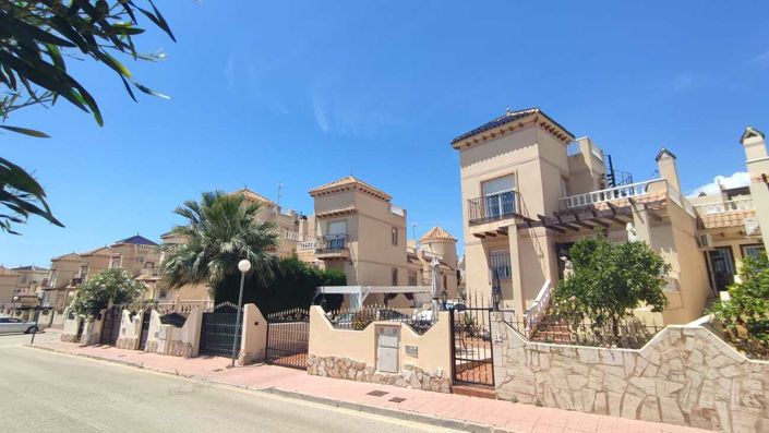 Image No.7-3 Bed Villa for sale