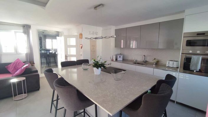 Image No.9-3 Bed Villa for sale