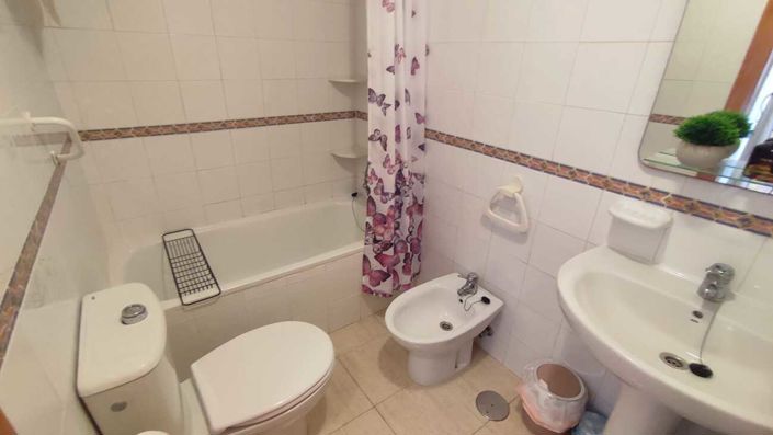 Image No.17-2 Bed Apartment for sale
