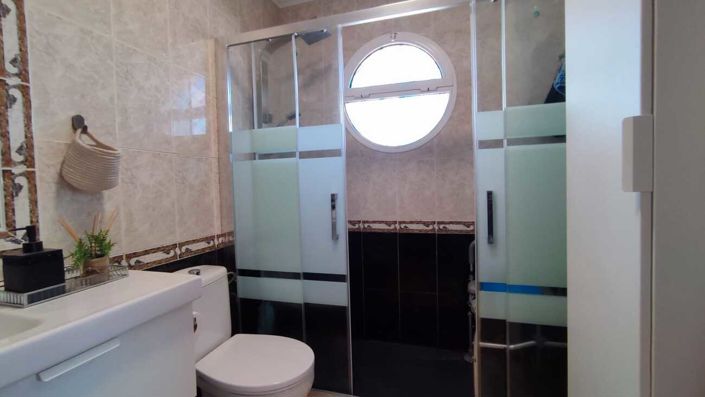 Image No.25-3 Bed Quad for sale
