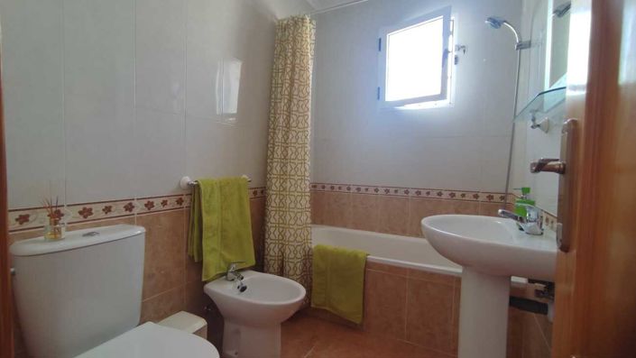 Image No.28-3 Bed Villa for sale