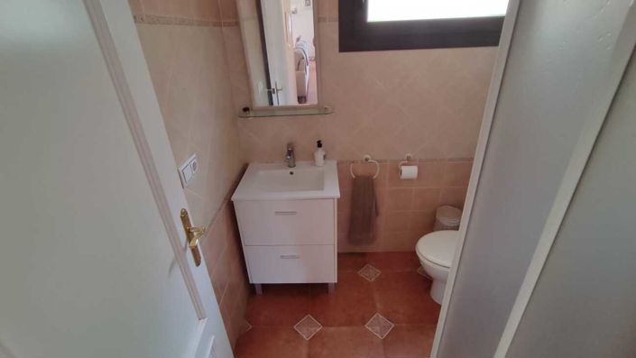 Image No.18-3 Bed Townhouse for sale