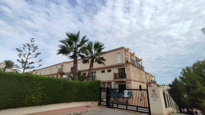 Image No.40-3 Bed Townhouse for sale