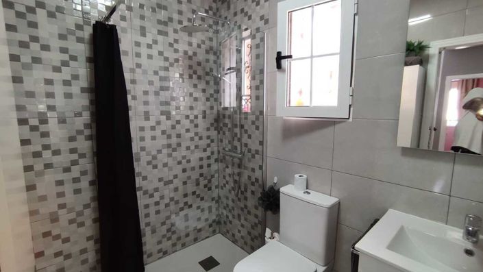 Image No.21-3 Bed Townhouse for sale
