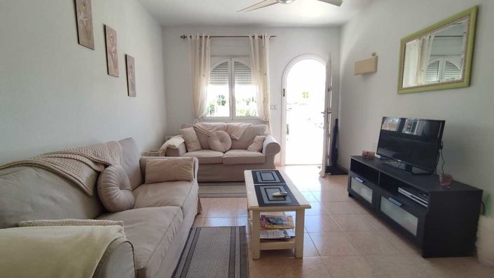 Image No.8-2 Bed Townhouse for sale