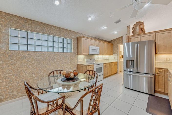 Image No.16-3 Bed House for sale