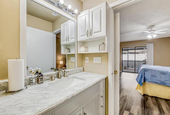 Image No.17-3 Bed Townhouse for sale