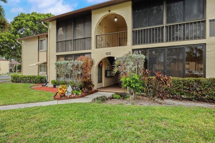 Image No.3-Condo de 2 chambres à vendre à Greenacres