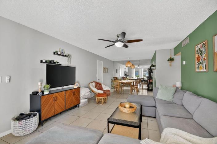 Image No.4-2 Bed Condo for sale