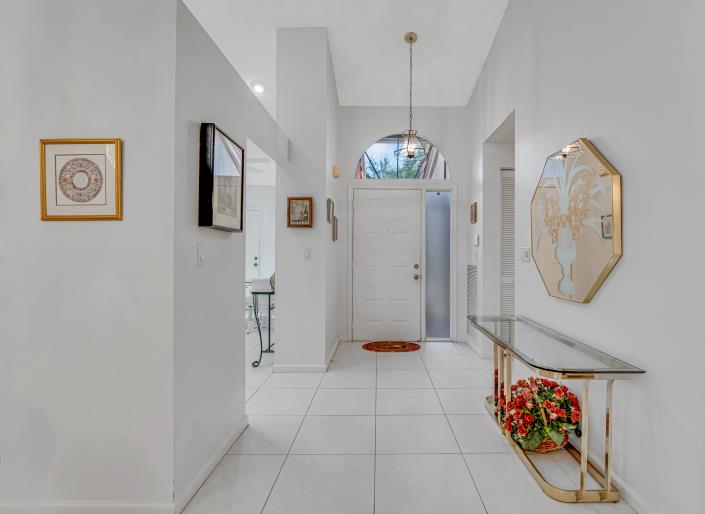 Image No.7-2 Bed Villa for sale