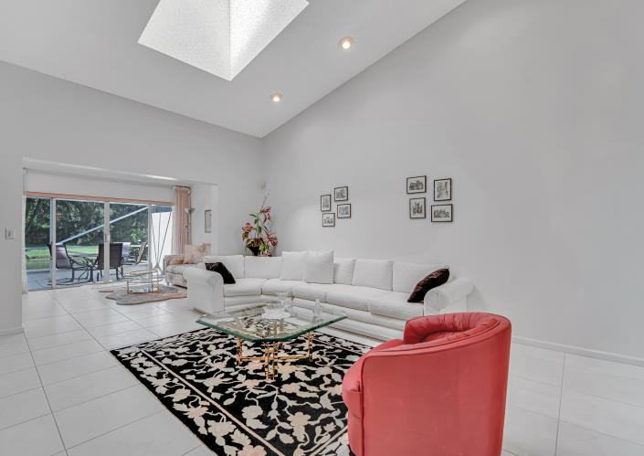 Image No.11-2 Bed Villa for sale